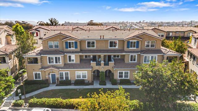 1463 Paseo Aurora, San Diego CA: https://media.crmls.org/mediaz/46f42e1e-e342-45bc-b5a7-5388697923b0.jpg