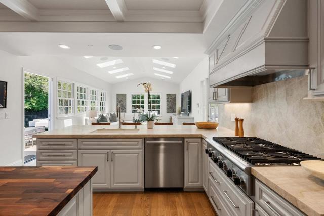 130 Stonehedge Road, Hillsborough CA: https://media.crmls.org/mediaz/46f43292-8202-4044-8bcb-a6cff9b4c9cb.jpg