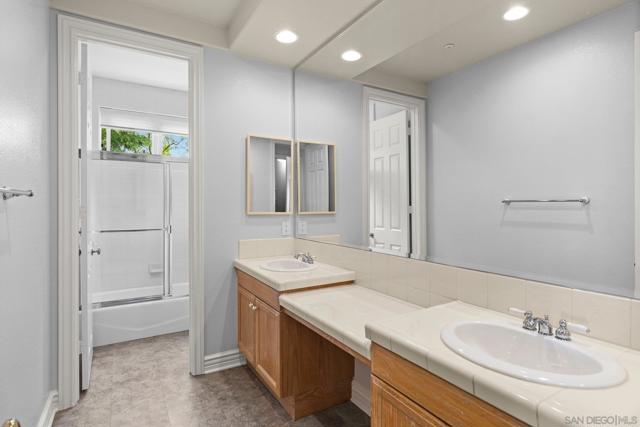 521 Latigo Row, Encinitas CA: https://media.crmls.org/mediaz/46f47613-2ccd-4ce2-a70e-5b71c76f0abf.jpg