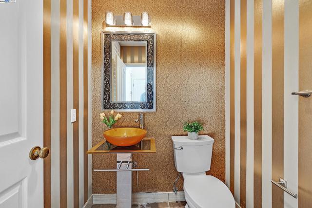 100 Arroyo Ct, Union City CA: https://media.crmls.org/mediaz/46f4ece8-9d02-4497-bc50-8c979b6008ac.jpg