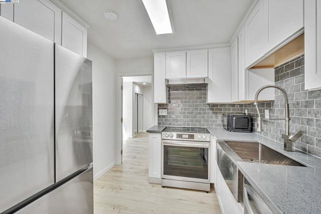 3920 Gravenstein Hwy, Sebastopol CA: https://media.crmls.org/mediaz/46f51de1-75a3-4a76-96a0-ae67fa7de72e.jpg