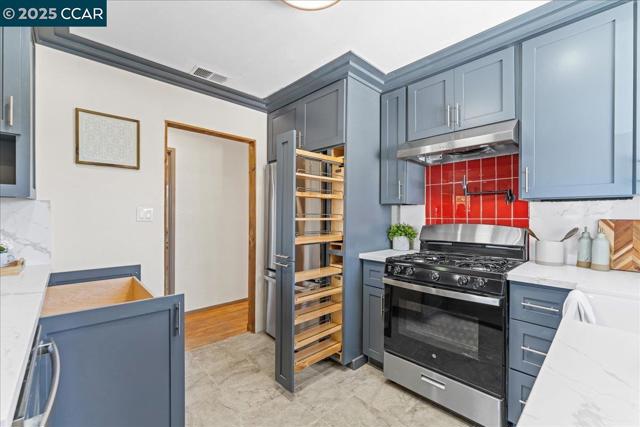 365 Pestana Pl, Livermore CA: https://media.crmls.org/mediaz/46f53f77-9b72-4602-ab6d-7a87a798b40d.jpg