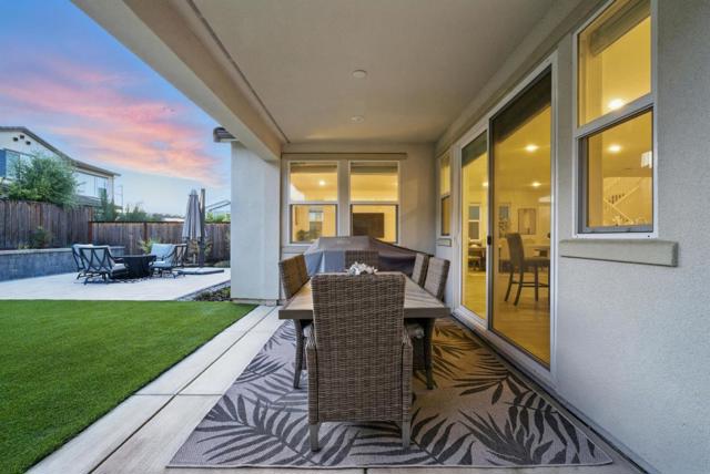 7081 Kirigin Way, Gilroy CA: https://media.crmls.org/mediaz/46f5685b-d1e7-4b27-9945-93427d530dfc.jpg