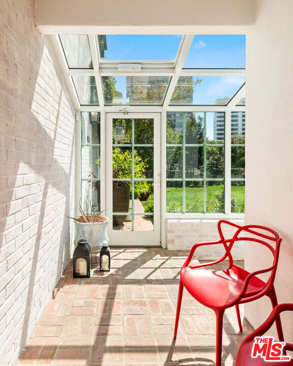 850 Birchwood Drive, Los Angeles CA: https://media.crmls.org/mediaz/46f6437f-b275-4da7-8ff9-00439ef830e2.jpg