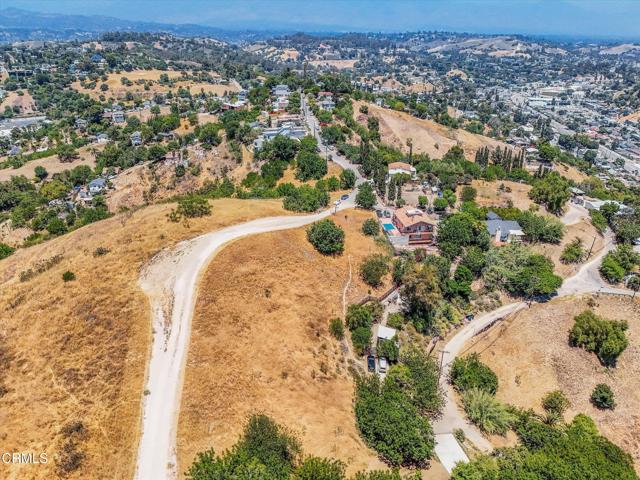 2929 N Amethyst Street, Los Angeles CA: https://media.crmls.org/mediaz/46f65d2b-510c-476f-af10-6c4840dbf8b5.jpg