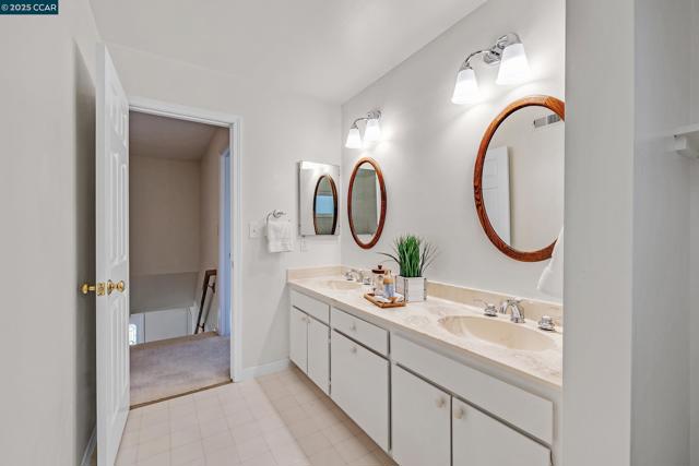 222 Scotts Mill Ct, Danville CA: https://media.crmls.org/mediaz/46f66d5a-da6d-4f0c-add1-72e7a66ef27b.jpg