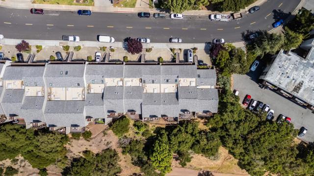 1040 Continentals Way, Belmont CA: https://media.crmls.org/mediaz/46f6ee38-8cca-46df-a218-094fb96816b3.jpg