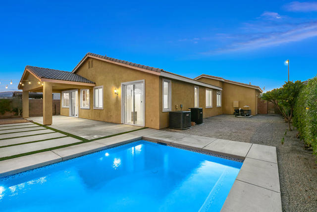 43820 Cape Cod Court, Indio CA: https://media.crmls.org/mediaz/46f7876b-1c5f-4e7e-827b-c000742d19fc.jpg