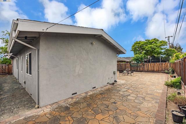 3757 Savannah Rd, Fremont CA: https://media.crmls.org/mediaz/46f89b94-90de-4aad-bc29-52e08b81d4c3.jpg