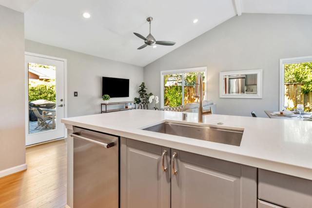 6034 Palm Springs Circle, San Jose CA: https://media.crmls.org/mediaz/46f95695-53f4-4e6e-87b6-3478ea93422b.jpg