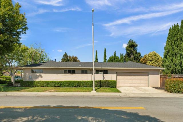 543 Crawford Drive, Sunnyvale CA: https://media.crmls.org/mediaz/46f98cf3-fb21-4f14-9dee-32e5e72e7300.jpg