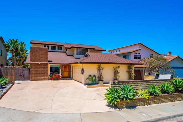 4048 Raffee Dr, San Diego CA: https://media.crmls.org/mediaz/46f9e1c1-03a7-449e-b2fa-8a1d9d453839.jpg