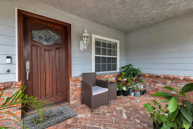 6211 Anastasia Street, Simi Valley CA: https://media.crmls.org/mediaz/46f9e6b8-d174-4b30-b403-1d49b41c6d51.jpg