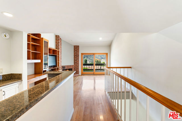 Drew Fenton | 17087 Palisades Circle Pacific Palisades CA | MLS: 7324465