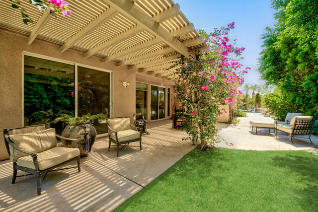 7 Chopin Court, Rancho Mirage CA: https://media.crmls.org/mediaz/46fadf5e-469b-407c-9518-051e4f0e1c67.jpg