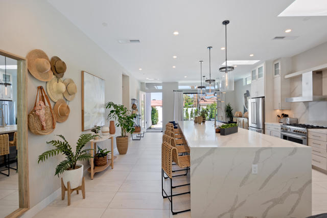 52085 Avenida Cortez, La Quinta CA: https://media.crmls.org/mediaz/46fae45b-8461-45dd-88b5-1eda802b77b6.jpg