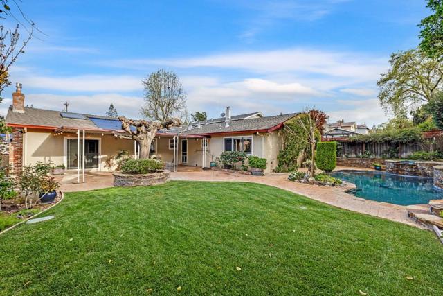 435 Ewing Drive, Pleasanton CA: https://media.crmls.org/mediaz/46fb225f-23e6-423f-a577-93d948209db8.jpg
