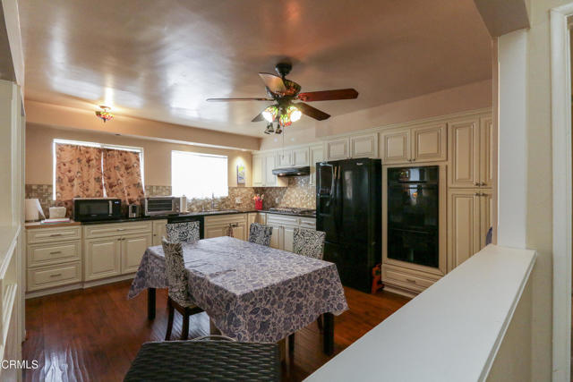 3036 Fairesta Street, La Crescenta CA: https://media.crmls.org/mediaz/46fc0bd8-b5c3-437f-8c53-2a2a6baddbe5.jpg