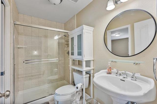 120 Tierra Del Sol, Hollister CA: https://media.crmls.org/mediaz/46fc5d6b-e0ed-4d81-9d04-b10964f5e840.jpg
