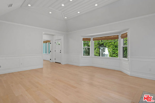 4164 Davana Road, Sherman Oaks CA: https://media.crmls.org/mediaz/46fc9ce4-c7b4-4d00-808f-13ad3d54ff84.jpg
