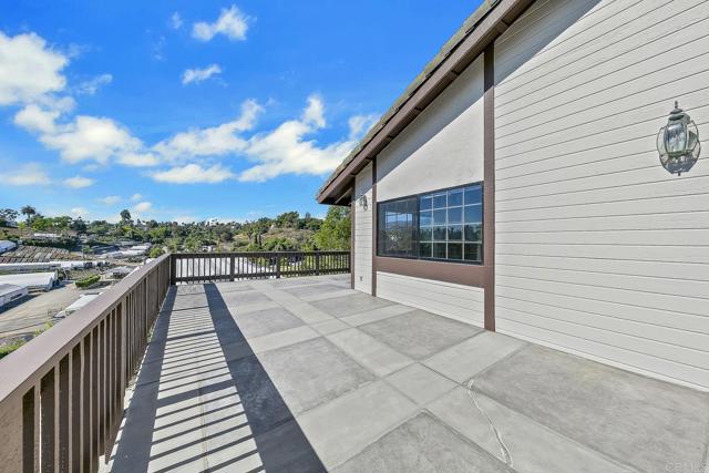Detail Gallery Image 10 of 61 For 1515 Monte Vista Dr, Vista,  CA 92084 - 4 Beds | 2/1 Baths