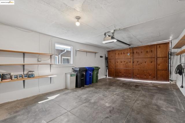 84 Portsmouth Rd, Piedmont CA: https://media.crmls.org/mediaz/46fdfa87-e2cb-4bbe-be23-bdb56a386591.jpg