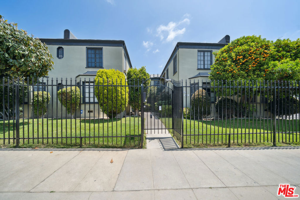 1408 N Mansfield Avenue