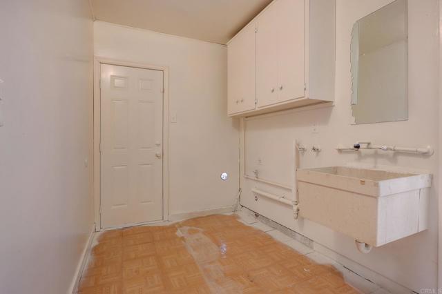 1161 W Westmont Ave, Hemet CA: https://media.crmls.org/mediaz/46feb9aa-2228-4713-bc33-3a766b317f86.jpg