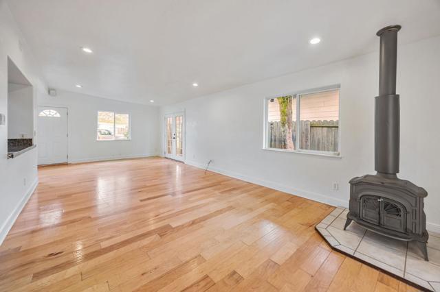 915 Colorado Boulevard, Santa Rosa CA: https://media.crmls.org/mediaz/46ff577e-76b0-4658-a172-dd35ab10fcf1.jpg