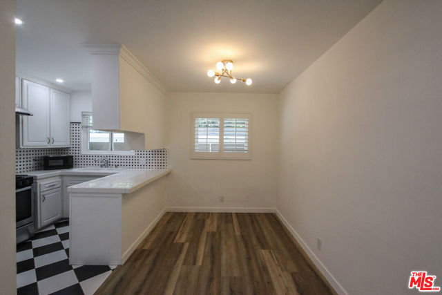 12942 Moorpark Street, Studio City CA: https://media.crmls.org/mediaz/46ff8c8c-67bd-4777-9b68-ffebd6af6a6b.jpg