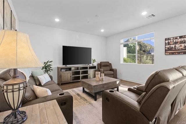 Detail Gallery Image 20 of 52 For 35182 Orchard Trl, Fallbrook,  CA 92028 - 4 Beds | 3 Baths