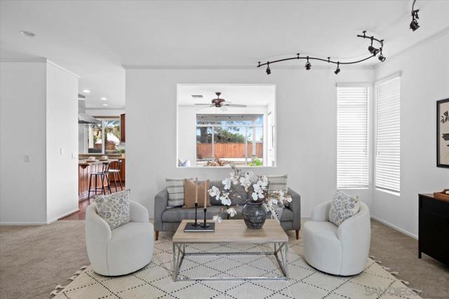 2412 Starlight Gln, Escondido CA: https://media.crmls.org/mediaz/47018b73-ffa8-4457-8a8b-e78afad2c9ee.jpg
