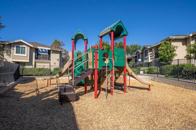 3565 Grove St, Lemon Grove CA: https://media.crmls.org/mediaz/47030827-8dab-4592-8c48-afe19022ed72.jpg