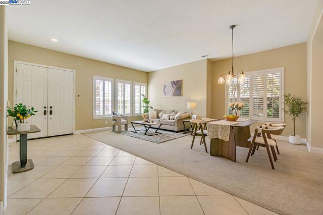 5391 Fernbank Dr, Concord CA: https://media.crmls.org/mediaz/4703aed9-ca88-46d5-840f-0e267b0de110.jpg