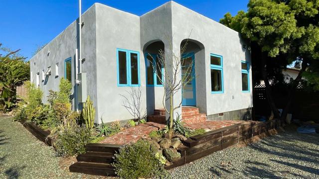 366 Palm Ave, Chula Vista CA: https://media.crmls.org/mediaz/4703fed8-4c8f-4194-b48f-1c5fc2eee448.jpg