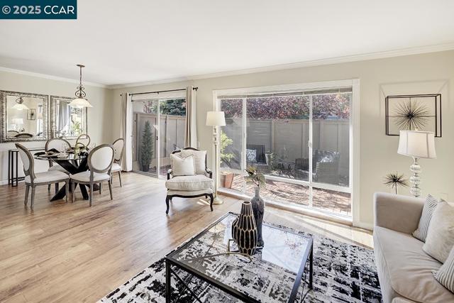 2424 Tice Creek Dr., Walnut Creek CA: https://media.crmls.org/mediaz/4704c24f-7520-4270-a27a-b65e95662a68.jpg