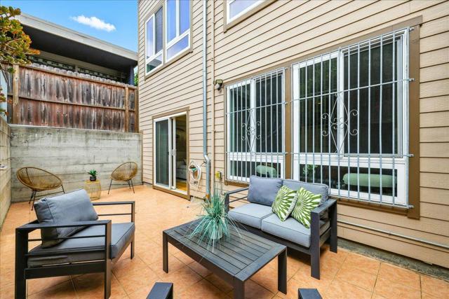 430 Hamilton Street, San Francisco CA: https://media.crmls.org/mediaz/470646df-27dc-401c-9f31-f89515a1a379.jpg