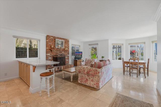 1230 Mandalay Beach Road, Oxnard CA: https://media.crmls.org/mediaz/47065d5e-0082-4383-a0ae-945763045c17.jpg