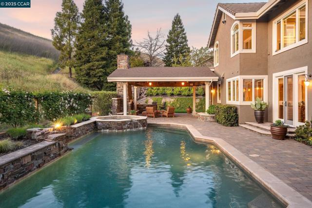 129 Alta Vista Way, Danville CA: https://media.crmls.org/mediaz/47086283-9291-49b0-8548-b21df333a680.jpg