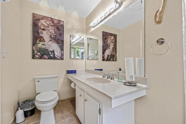576 Emerald St, Livermore CA: https://media.crmls.org/mediaz/4708755e-bb50-4474-bf29-2cdabb08ae23.jpg