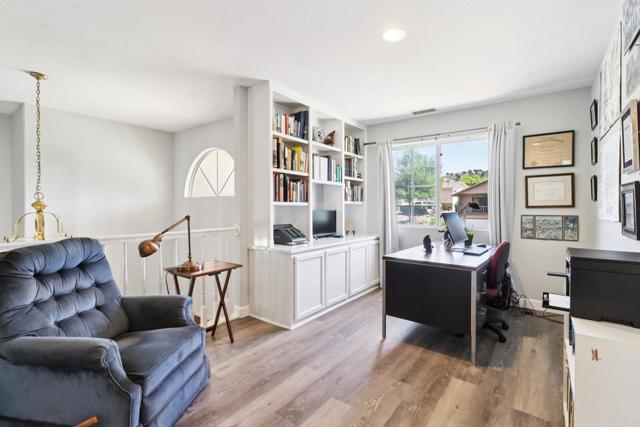 9704 Indian Creek Way, Escondido CA: https://media.crmls.org/mediaz/4709005c-0d22-4e91-baf4-869c893d2b75.jpg