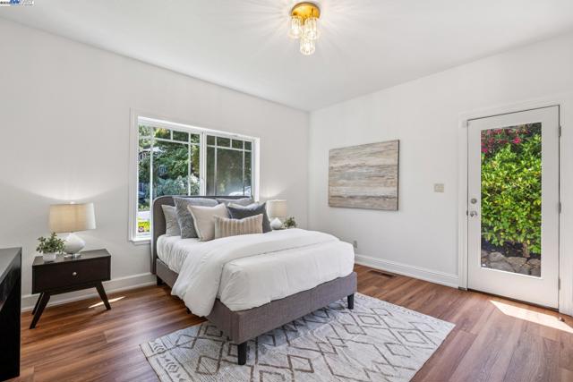 3296 Walnut Ln, Lafayette CA: https://media.crmls.org/mediaz/47094bbf-eb6c-4315-a411-6901f68cb6dd.jpg