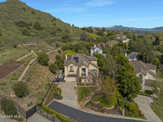 331 Briar Bluff Circle, Thousand Oaks CA: https://media.crmls.org/mediaz/470971c7-195d-460a-8cde-26b00ca3dffc.jpg