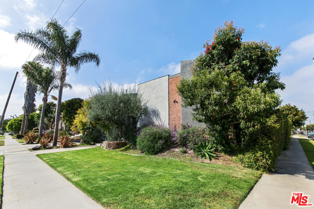 1805 S Barrington Ave #8, Los Angeles, CA 90025