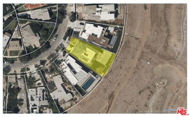 15209 De Pauw Street, Pacific Palisades CA: https://media.crmls.org/mediaz/470a8e01-a0c0-4634-a281-c381eb56a7e7.jpg