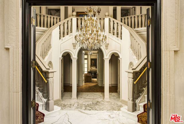 628 N Rodeo Drive, Beverly Hills CA: https://media.crmls.org/mediaz/470abef3-e927-497a-9588-0cb9c09782b0.jpg