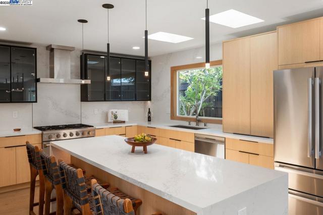 2662 Tuliptree Ln, Santa Clara CA: https://media.crmls.org/mediaz/470af813-973f-473e-8527-c3f7047095a7.jpg