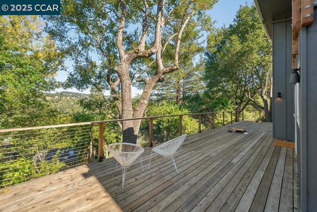 26 Berkeley Ave, Orinda CA: https://media.crmls.org/mediaz/470b0e9d-a49a-4223-8782-c573d7e6c684.jpg