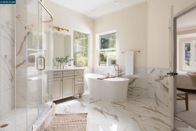 5427 Blackhawk Dr, Danville CA: https://media.crmls.org/mediaz/470b2a0b-b3ee-4676-974f-991413eee2d2.jpg