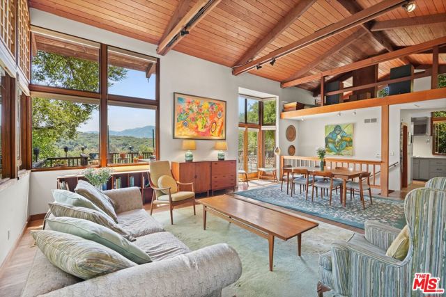 20730 Hillside Drive, Topanga CA: https://media.crmls.org/mediaz/470b5ab0-c027-42c8-8637-489680c6c01e.jpg